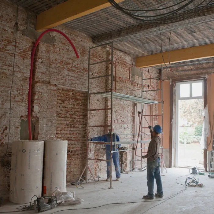 Lavori di ristrutturazione in edificio in muratura