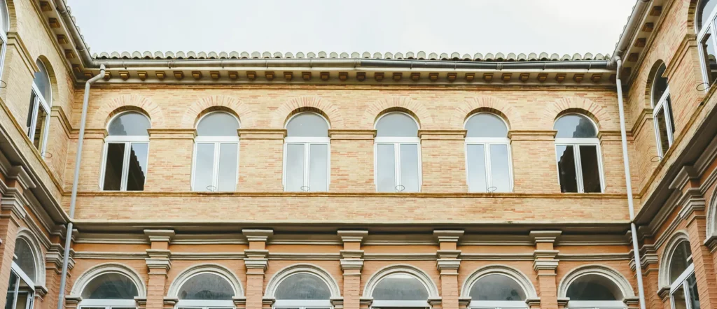 Facciata di edificio storico da restaurare